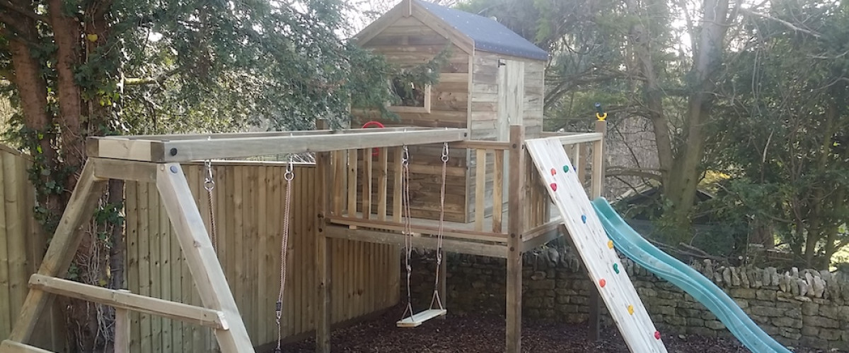 Tree House Play Platform With Swing Set