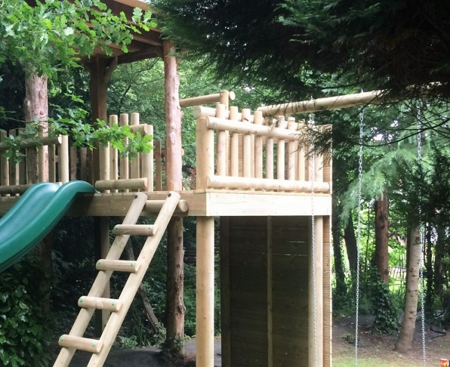 Wooden Tree House | Treehouse For Kids | Choose Gardenatics